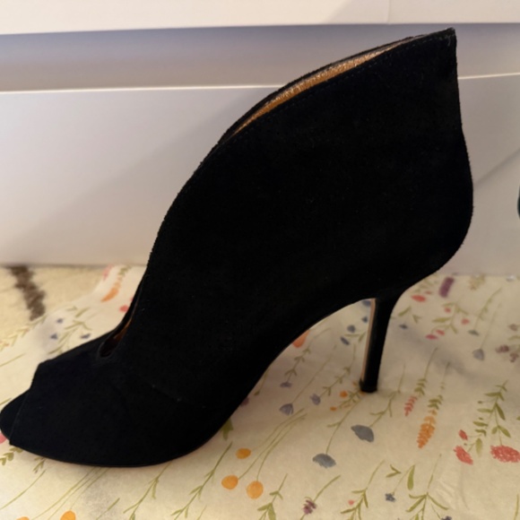 Ann Tuil Black Suede Peep-Toe Pumps - Size 8 - Picture 3 of 14